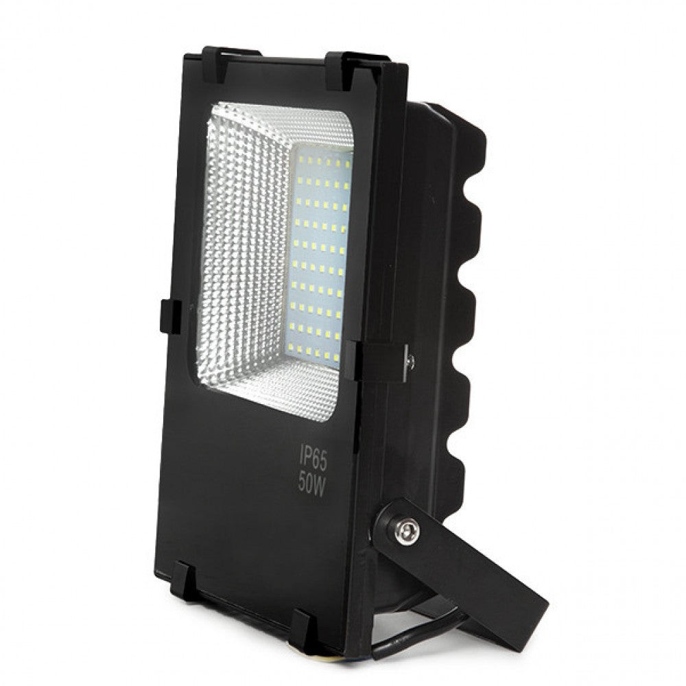 Proiettore LED 50W 5616Lm 3000ºK IP65 50. Proiettore LED 50W 5616Lm 3000ºK IP65 50.