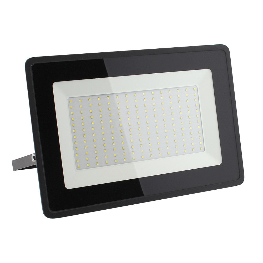 Proiettore LED 200W 24000Lm 3000K IP66 Dimmerabile 60. Proiettore LED 200W 24000Lm 3000K IP66 Dimmerabile 60.