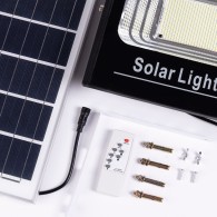 Proiettore LED solare 200W 4000K Pannello: 6V/20W Batteria: