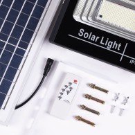 Proiettore LED solare 120W 4000K Pannello: 6V/15W Batteria: