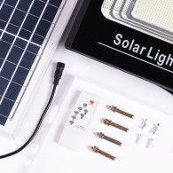 Proiettore LED solare 150W 4000K Pannello: 6V/15W Batteria: