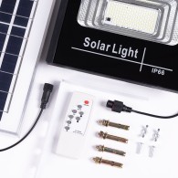 Proiettore LED solare 65W 4000K Pannello: 6V/8W Batteria: