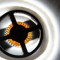 Striscia LED SMD 2835 5M 9.6W/M 960Lm/M 2700ºK IP20 24VDC