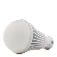 Lampadina LED E27 9W 842Lm 2700ºK 40.