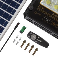 Proiettore da 200 W con pannello solare e telecomando IP65